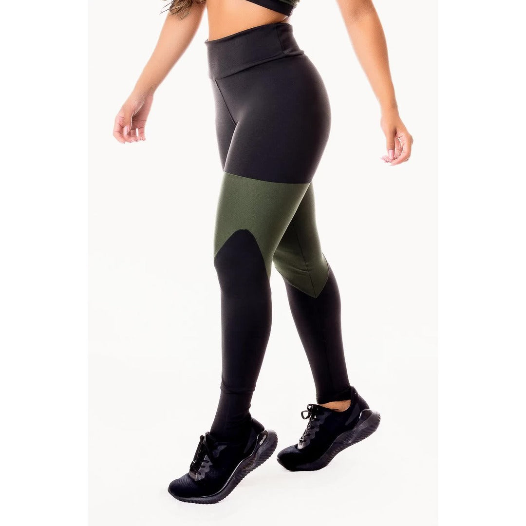 Calça Legging Cintura Alta Preta com Detalhes em Verde Militar | REF: SV2