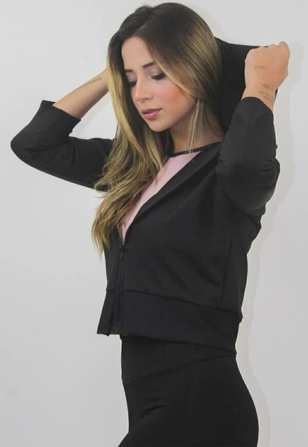 Casaco Preto Capuz Fitness Feminino | REF: LX130 1 495fd19896b539b4cbf1ff308e0f3022 70dd6c94fb930de95817558146196264 1024 1024 1